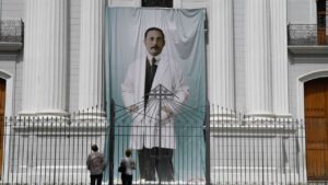 Lee más sobre el artículo Carlos Ortiz, autor del libro “Santa Palabra”: José Gregorio Hernández ofrendó su vida a cambio de la paz en la Primera Guerra Mundial